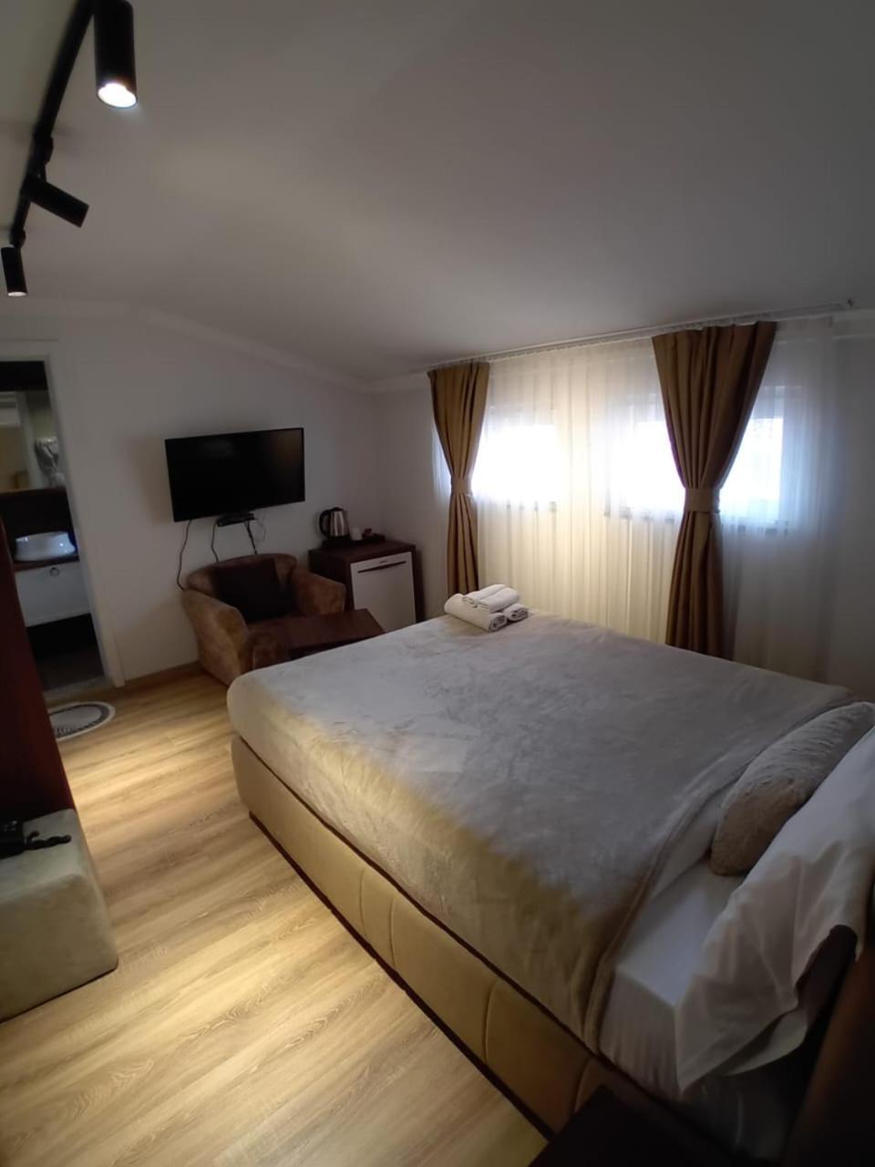 Hotel Driada Gjakova Zewnętrze zdjęcie