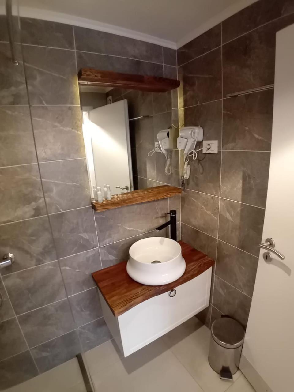 Hotel Driada Gjakova Zewnętrze zdjęcie