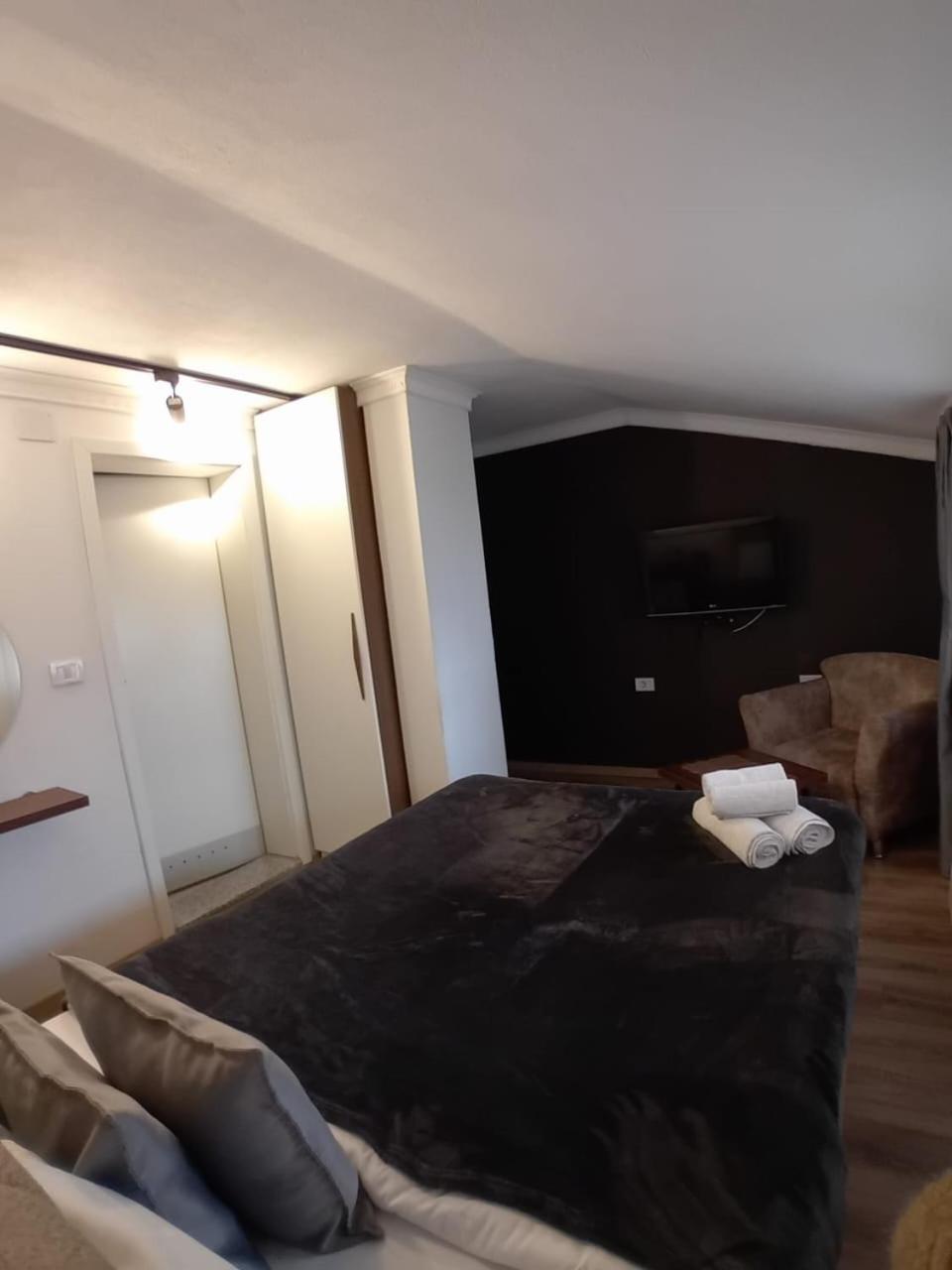 Hotel Driada Gjakova Zewnętrze zdjęcie